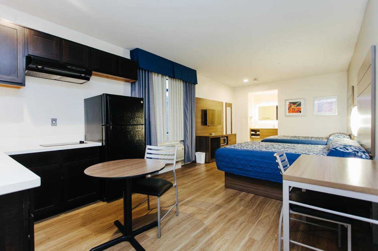 Palace Inn Blue City Centre Хюстън Екстериор снимка