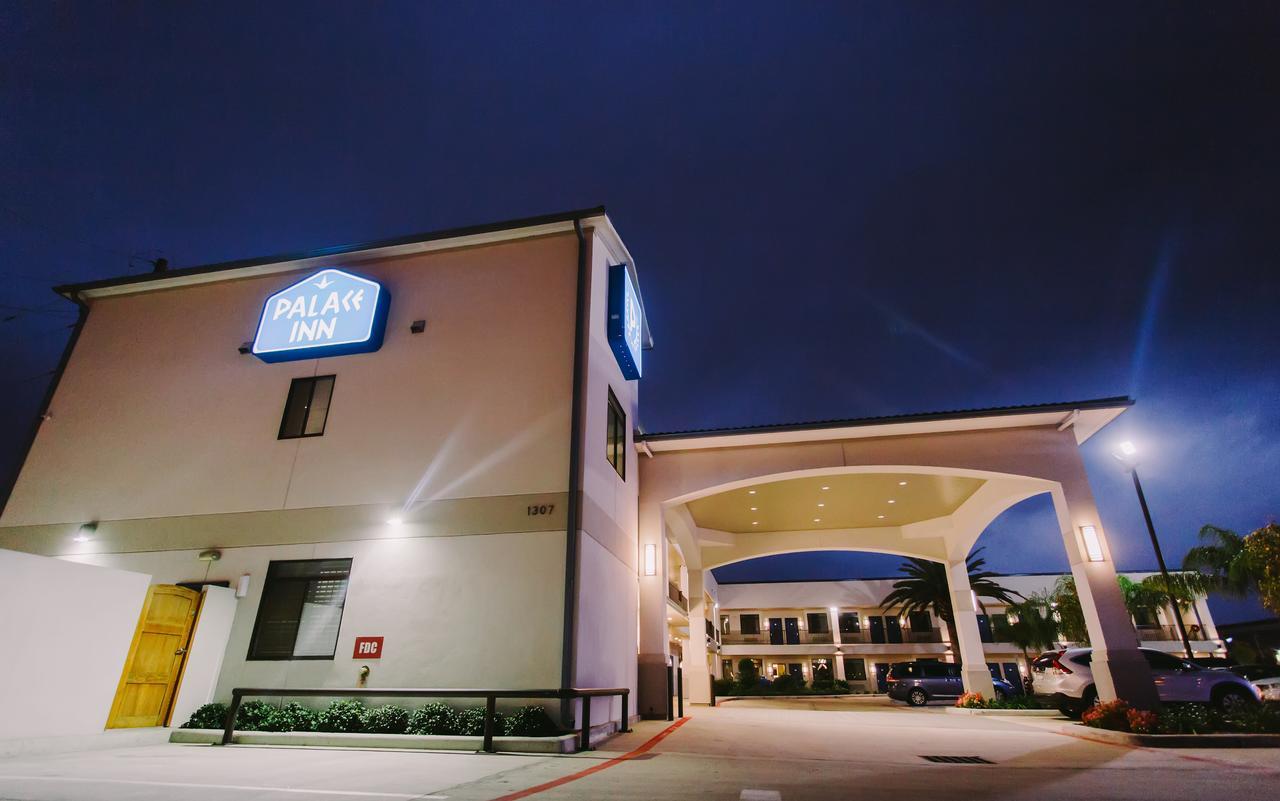 Palace Inn Blue City Centre Хюстън Екстериор снимка