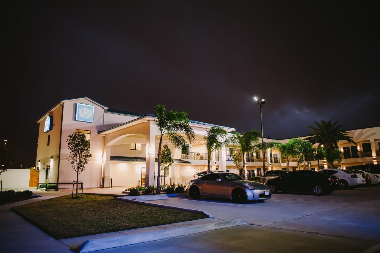 Palace Inn Blue City Centre Хюстън Екстериор снимка